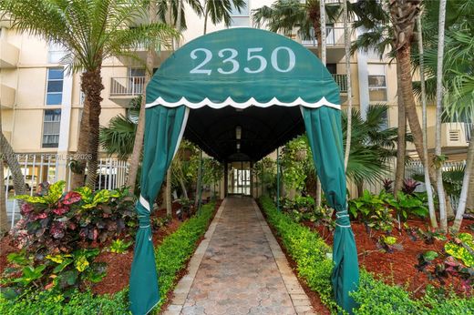 Residential complexes in North Miami, Miami-Dade