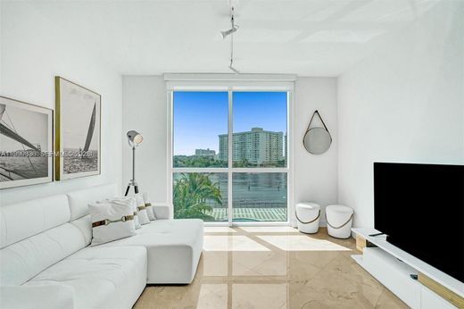 Residential complexes in Hallandale, Broward County