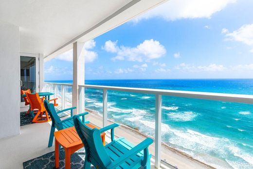 Residential complexes in Boca Raton, Palm Beach