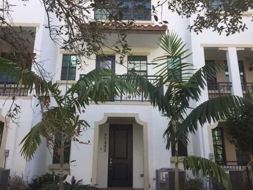 تاون هاوس ﻓﻲ Pembroke Pines, Broward County