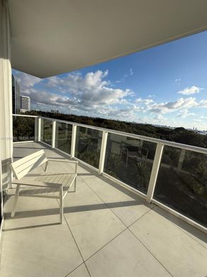 Complesso residenziale a Miami, Miami-Dade County