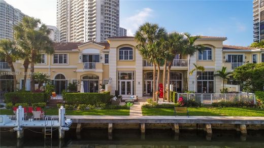 Casa di città a Aventura, Miami-Dade County