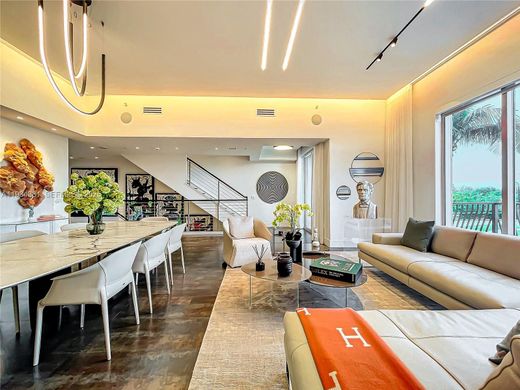 Residential complexes in Hollywood, Broward County