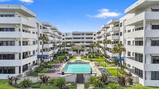 Deerfield Beach, Broward Countyのアパートメント・コンプレックス