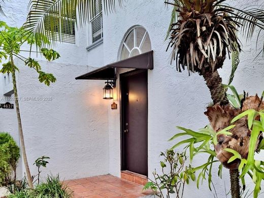 Residential complexes in Doral, Miami-Dade