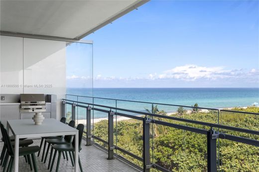 Residential complexes in Miami Beach, Miami-Dade
