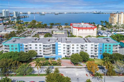 Edificio en North Bay Village, Miami-Dade County