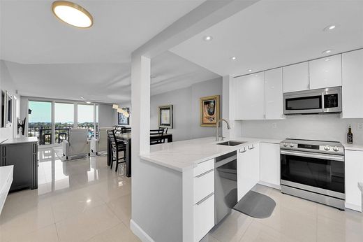 Residential complexes in Pompano Beach, Broward County