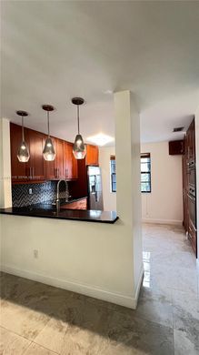 Kamienica w Aventura, Miami-Dade County