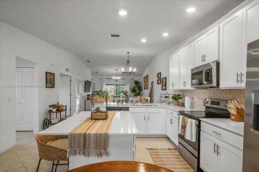 Komplex apartman Ave Maria, Collier County