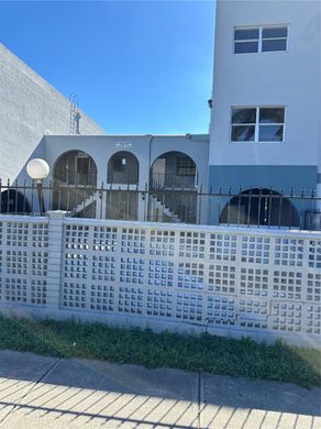 Κτίριο σε Hialeah, Miami-Dade County