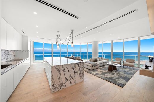 Residential complexes in Miami Beach, Miami-Dade