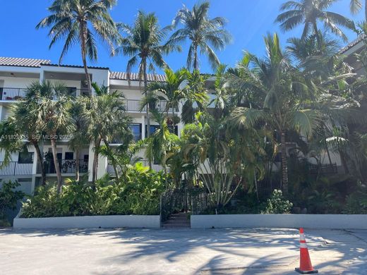 Residential complexes in North Miami Beach, Miami-Dade