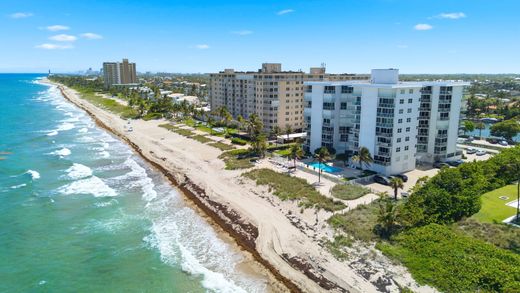 Residential complexes in Hillsboro Beach, Broward County