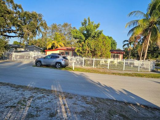 ﻓﻴﻼ ﻓﻲ ميامي، فلوريدا, Miami-Dade County