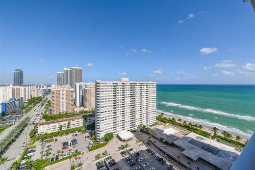 Residential complexes in Hallandale, Broward County