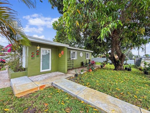 Villa en Miami Gardens, Miami-Dade County