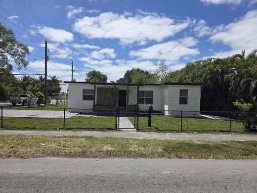 Villa in Miami Heights Trailer Park, Miami-Dade