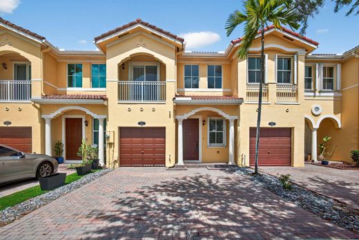 Casa di città a South Miami Heights, Miami-Dade County