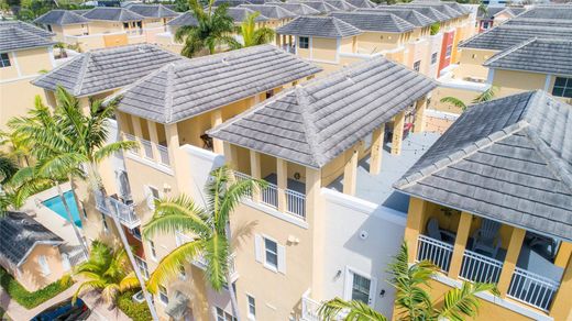 Lighthouse Point, Broward Countyのタウンハウス