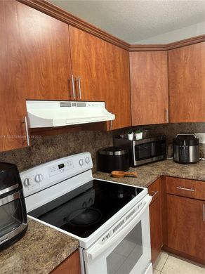 Жилой комплекс, Майами, Miami-Dade County