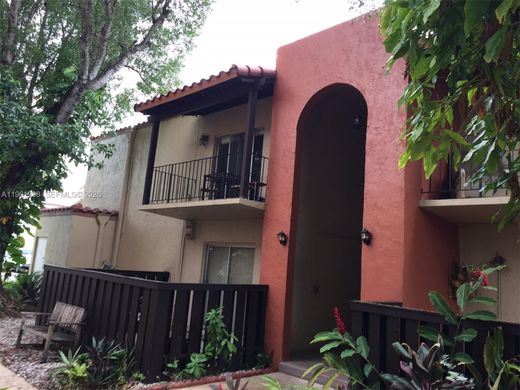 Residential complexes in Miami, Miami-Dade