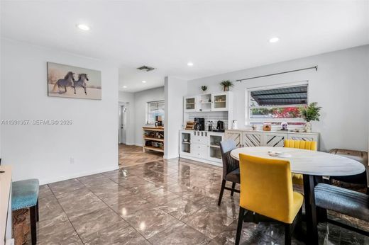 Villa in Tamarac, Broward County