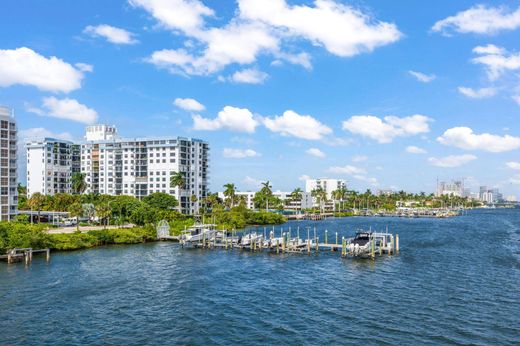 Residential complexes in West Palm Beach, Palm Beach