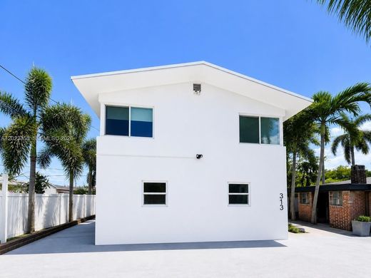 Residential complexes in Hallandale, Broward County