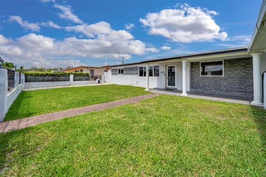 ﻓﻴﻼ ﻓﻲ Hialeah, Miami-Dade County