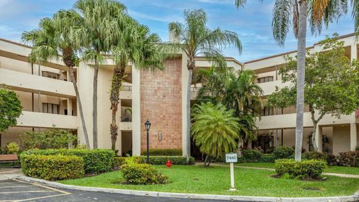 Residential complexes in Boca Raton, Palm Beach