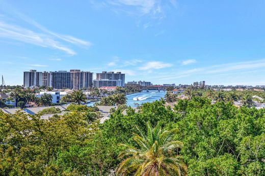 Residential complexes in Boca Raton, Palm Beach