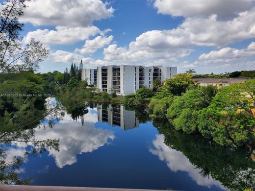 Residential complexes in Miami, Miami-Dade