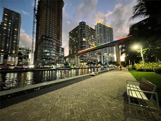 Komplex apartman Miami, Miami-Dade County