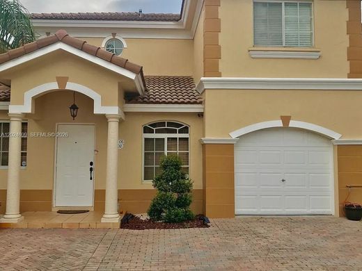 Таунхаус, Hialeah, Miami-Dade County