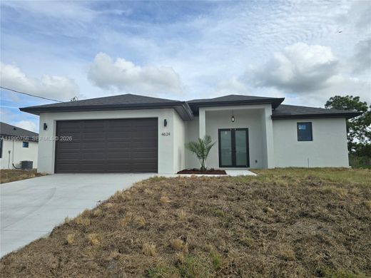 Villa in Lehigh Acres, Lee County