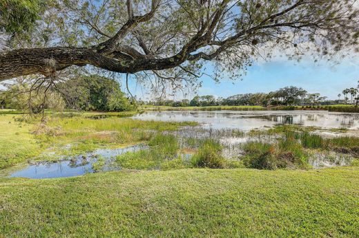 Residential complexes in Palm Beach Gardens, Palm Beach
