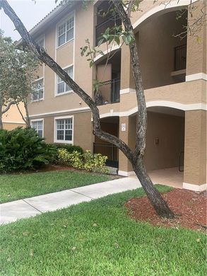 Residential complexes in Pembroke Pines, Broward County