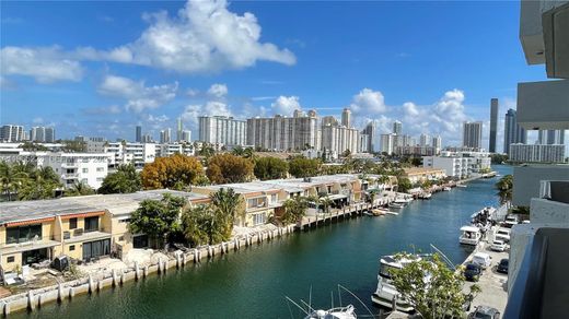 Wohnkomplexe in North Miami Beach, Miami-Dade County