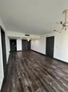 Kamienica w Aventura, Miami-Dade County