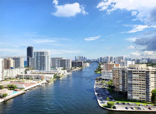 Complexes résidentiels à Hallandale Beach, Comté de Broward