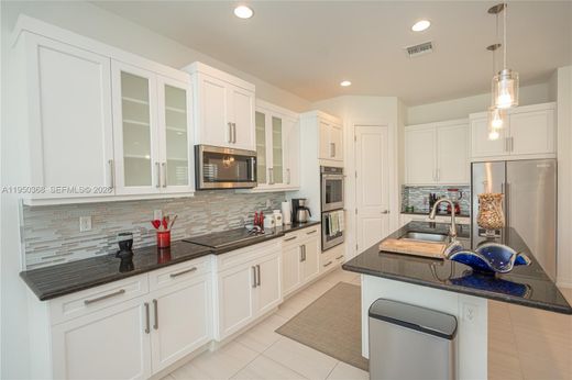 Villa in Pembroke Pines, Broward County