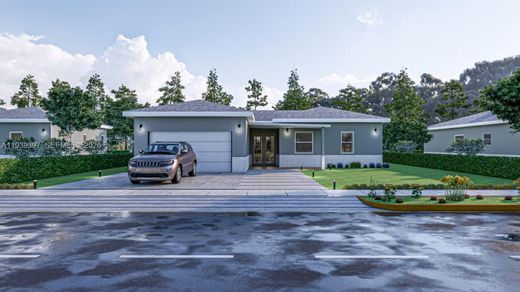 Villa in Lehigh Acres, Lee County