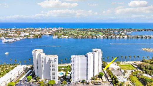 Residential complexes in West Palm Beach, Palm Beach