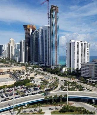 Residential complexes in Sunny Isles Beach, Miami-Dade