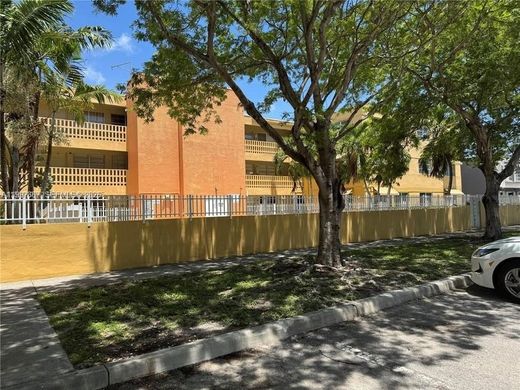 Complesso residenziale a North Miami Beach, Miami-Dade County