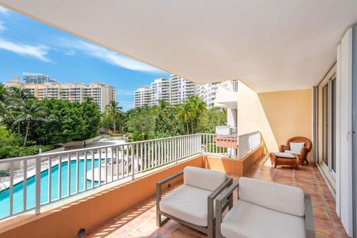 Komplex apartman Key Biscayne, Miami-Dade County