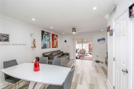 Townhouse - Sweetwater, Miami-Dade County