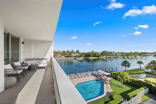 ‏בניין ב  Bay Harbor Islands, Miami-Dade County