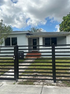 Villa in North Miami, Miami-Dade